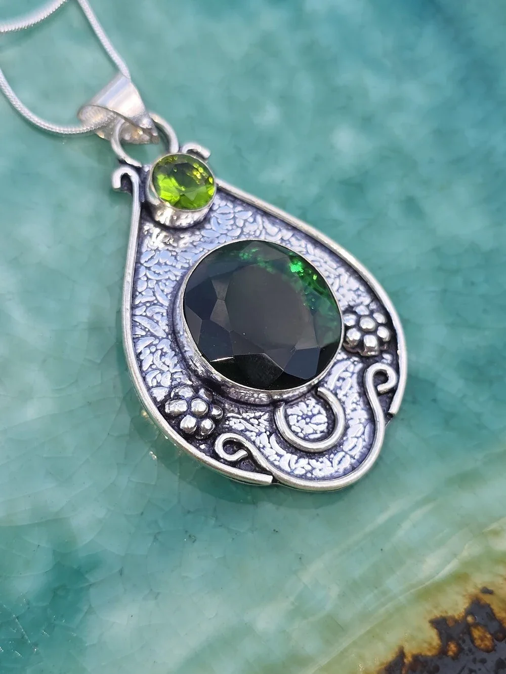 Chrome Diopside & Periodot Pendant Necklace In 925 Sterling Silver (2.5